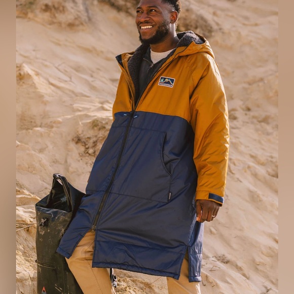 Two-Tone Hooded Dressing Robe - Picture 2 of 6